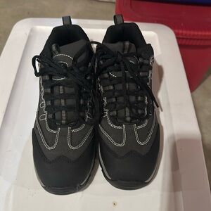 Hytest safety shoes. steel toe, new with no tags